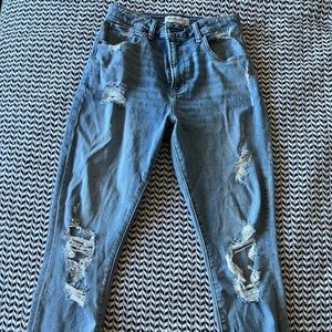 Abercrombie & Fitch high rise distressed jeans size 6s EUC
